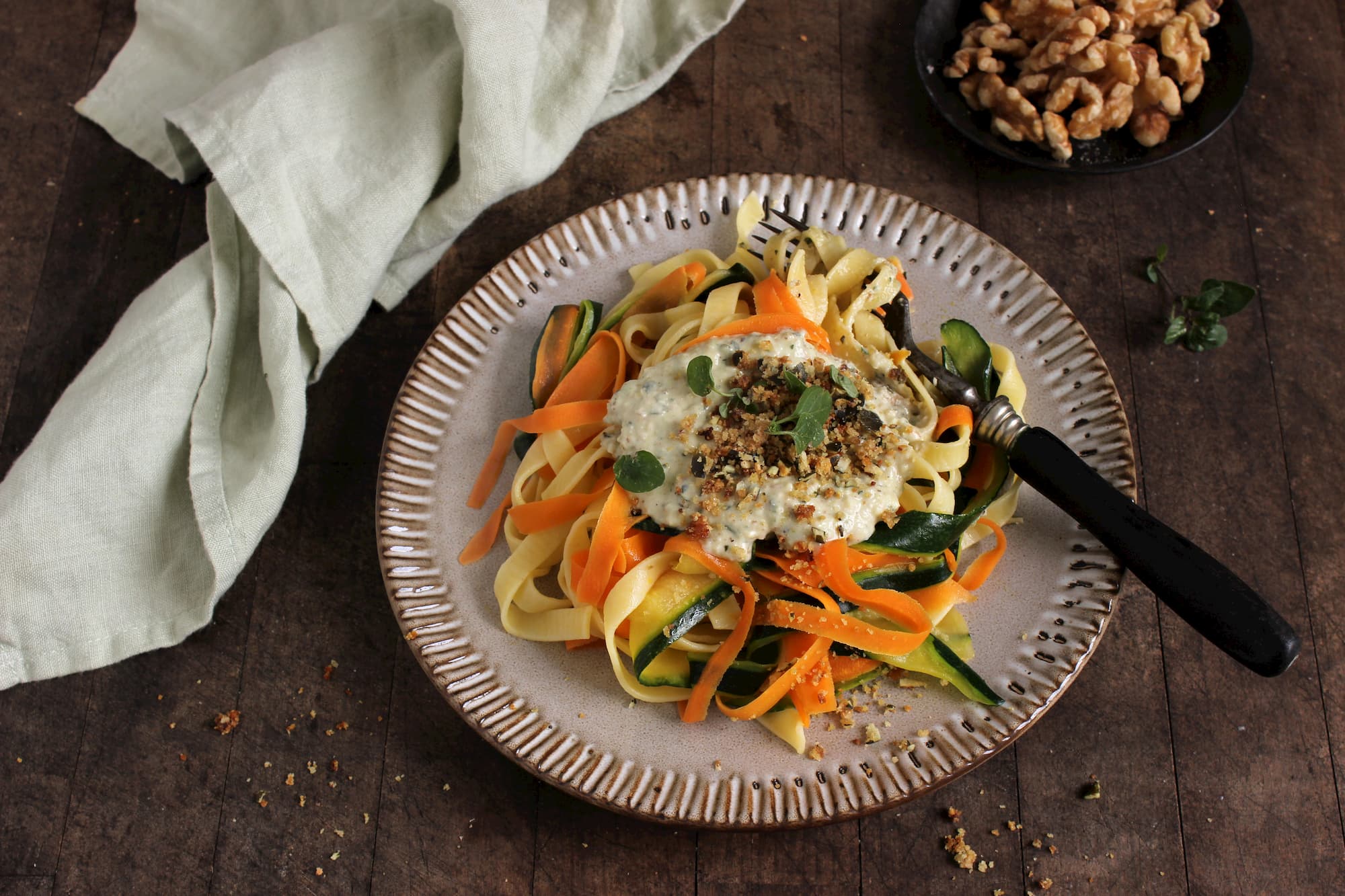 Rezept für schmackhafte Gemüse-Bandnudeln mit Nuss-Sauce ...